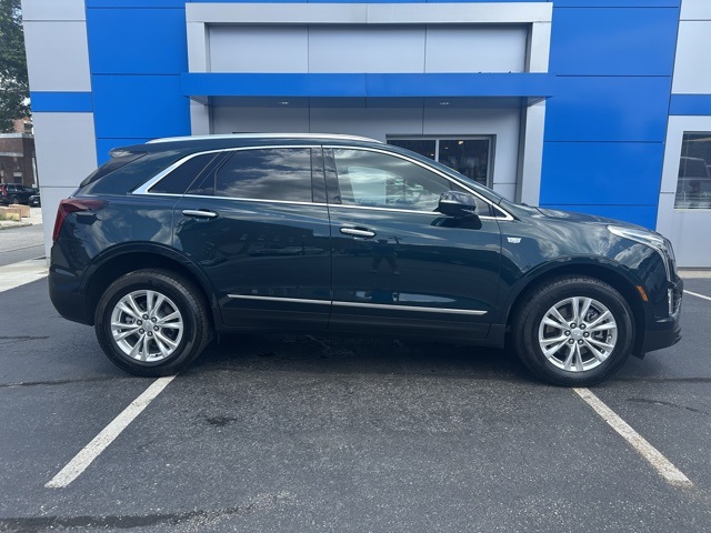 2024 Emerald Lake Metallic Cadillac XT5 Luxury AWD SUV