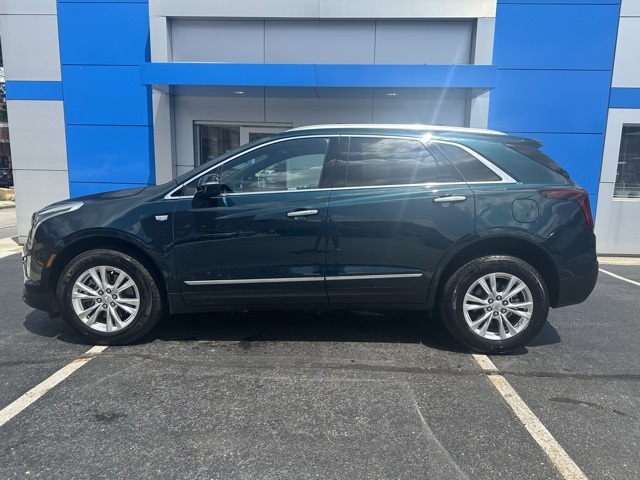 2024 Emerald Lake Metallic Cadillac XT5 Luxury AWD SUV