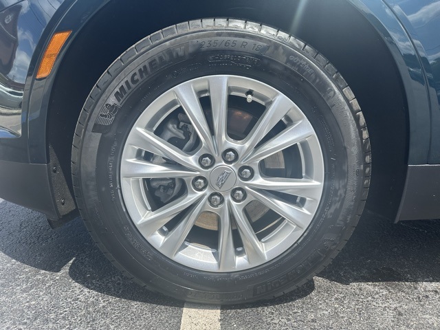 2024 Emerald Lake Metallic Cadillac XT5 Luxury AWD SUV