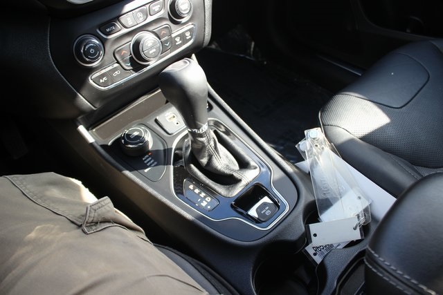 2020 Jeep Cherokee Limited photo 9