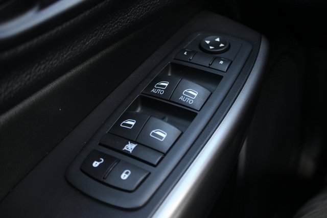 2020 Jeep Cherokee Limited photo 16