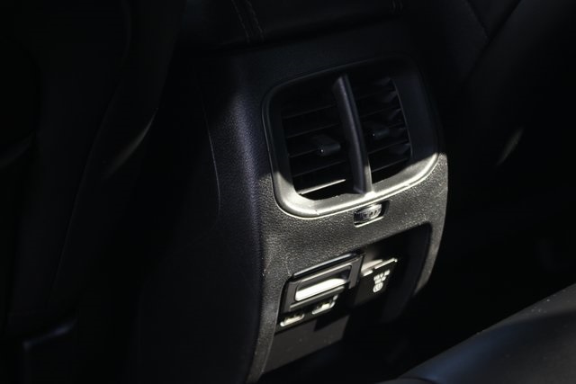 2020 Jeep Cherokee Limited photo 21