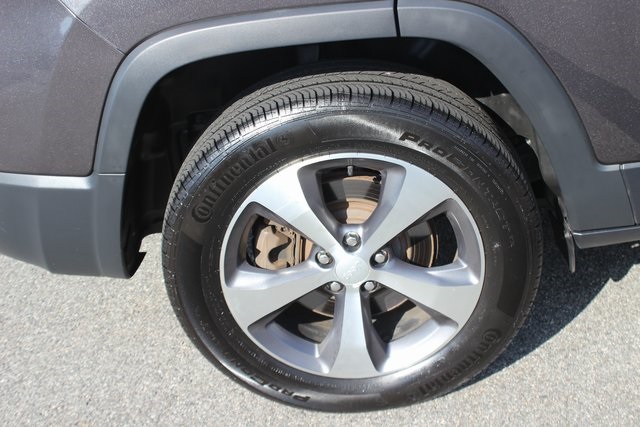 2020 Jeep Cherokee Limited photo 33