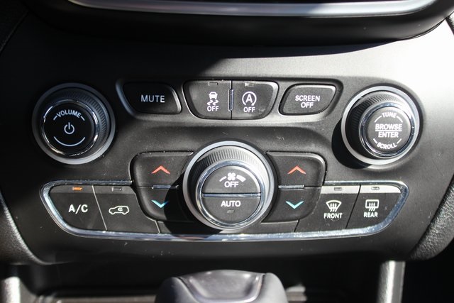 2020 Jeep Cherokee Limited photo 7