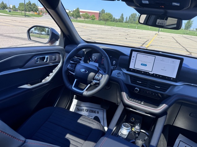 2025 Ford Explorer ST-Line photo 10