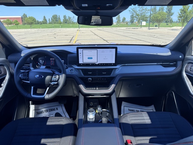 2025 Ford Explorer ST-Line photo 11