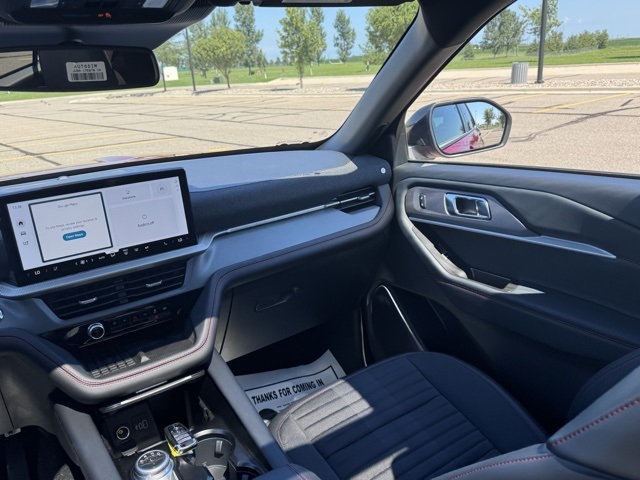 2025 Ford Explorer ST-Line photo 12