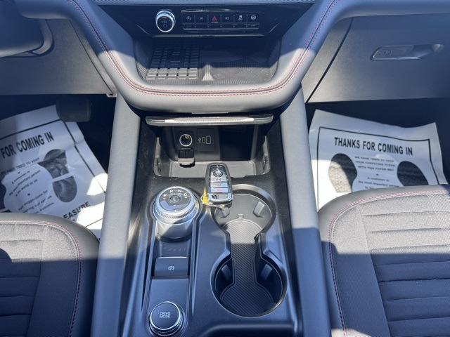 2025 Ford Explorer ST-Line photo 14