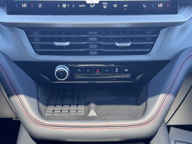 2025 Ford Explorer ST-Line photo 15
