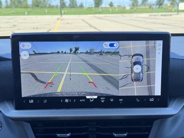 2025 Ford Explorer ST-Line photo 17