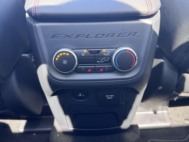 2025 Ford Explorer ST-Line photo 28
