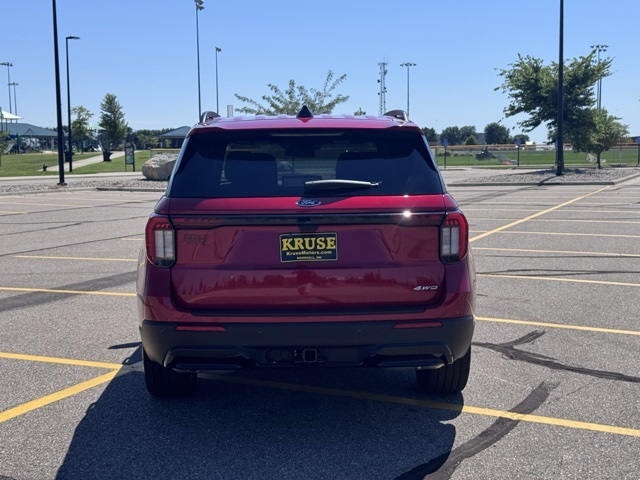 2025 Ford Explorer ST-Line photo 29
