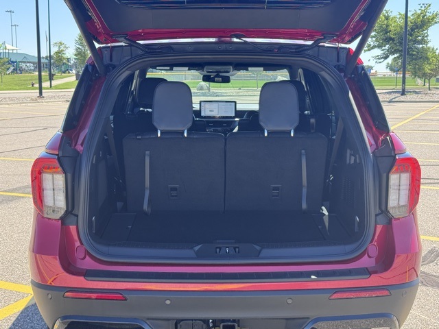 2025 Ford Explorer ST-Line photo 30