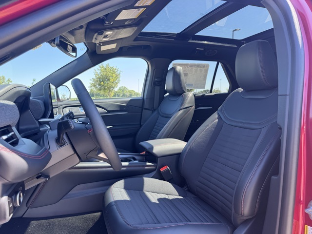 2025 Ford Explorer ST-Line photo 3