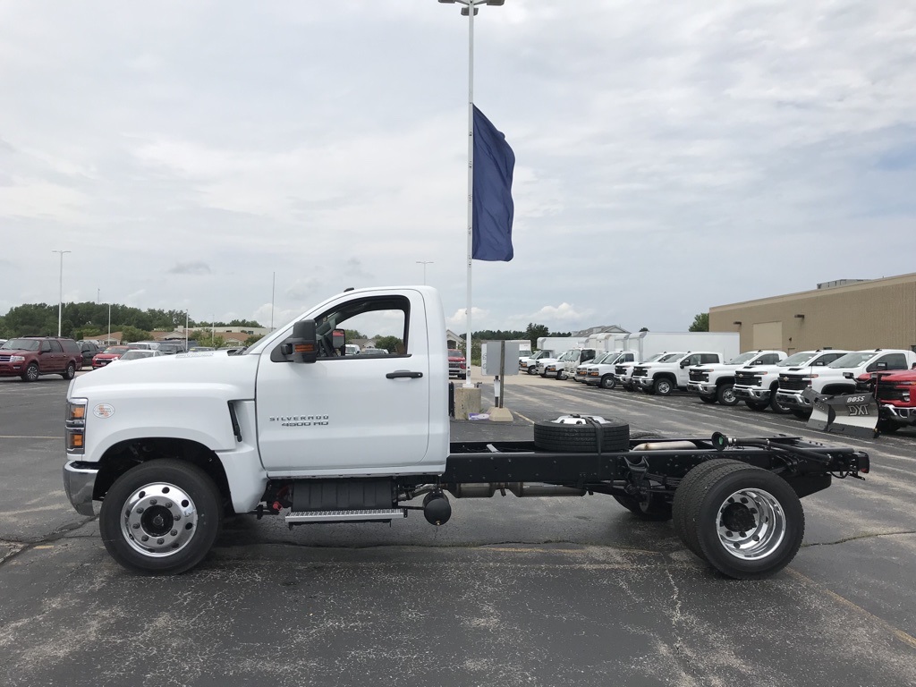 2024 Chevrolet Silverado MD 1WT