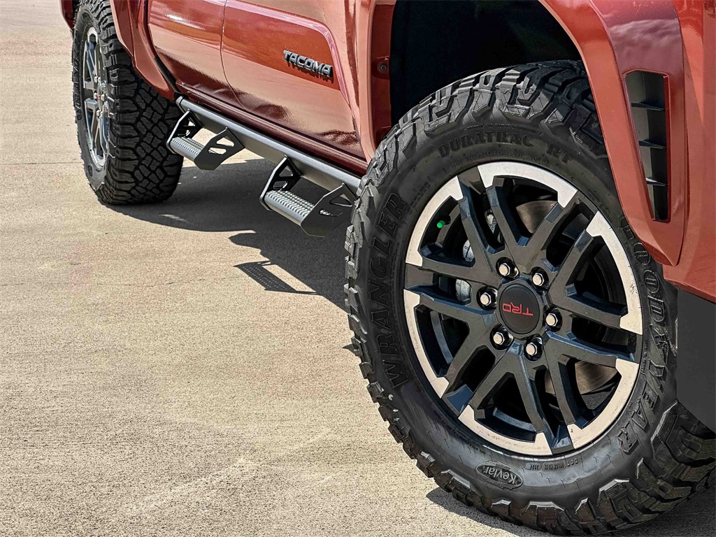 2025 Toyota Tacoma TRD Sport Double Cab photo 2