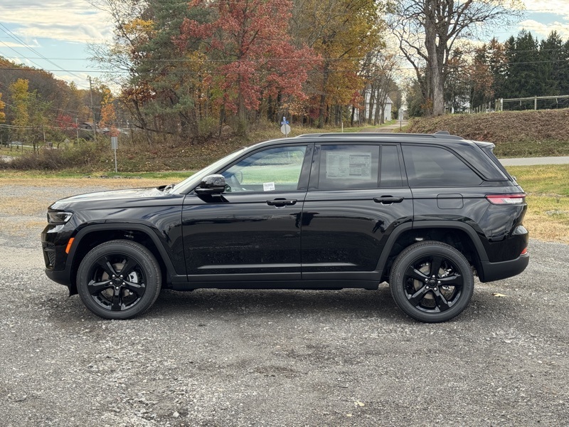 2025 Jeep Grand Cherokee Altitude X photo 3
