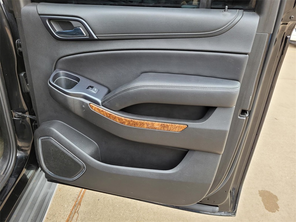 used 2015 Chevrolet Suburban car, priced at $11,950