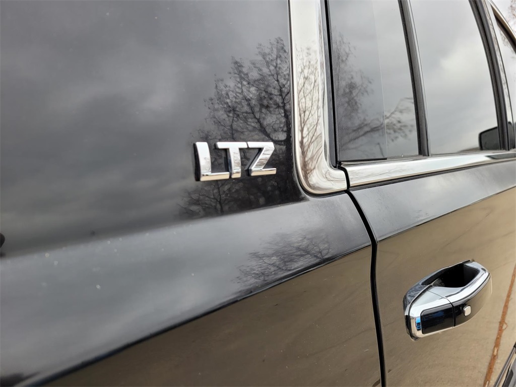 used 2015 Chevrolet Suburban car, priced at $11,950