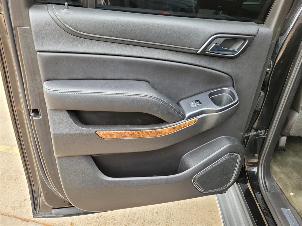 used 2015 Chevrolet Suburban car, priced at $11,950