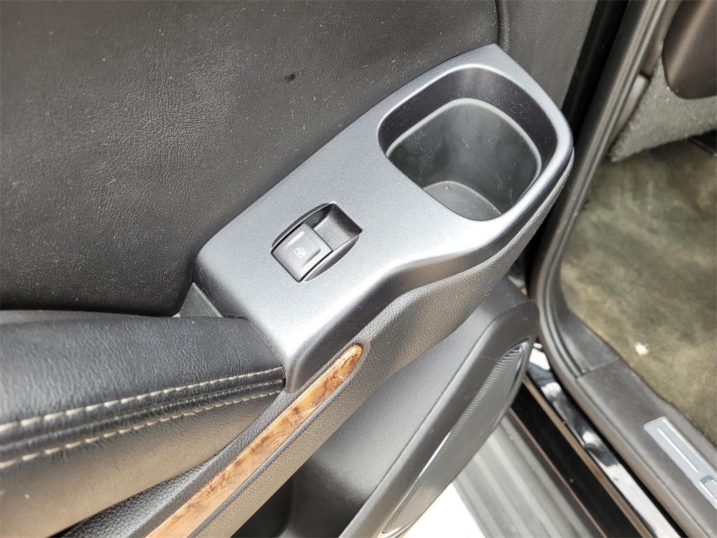 used 2015 Chevrolet Suburban car, priced at $11,950