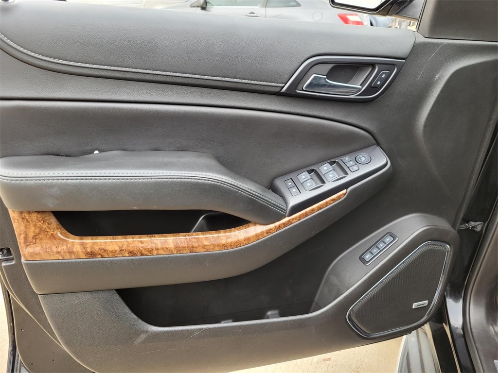 used 2015 Chevrolet Suburban car, priced at $11,950