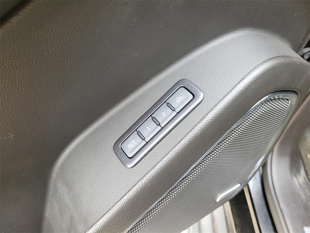 used 2015 Chevrolet Suburban car, priced at $11,950