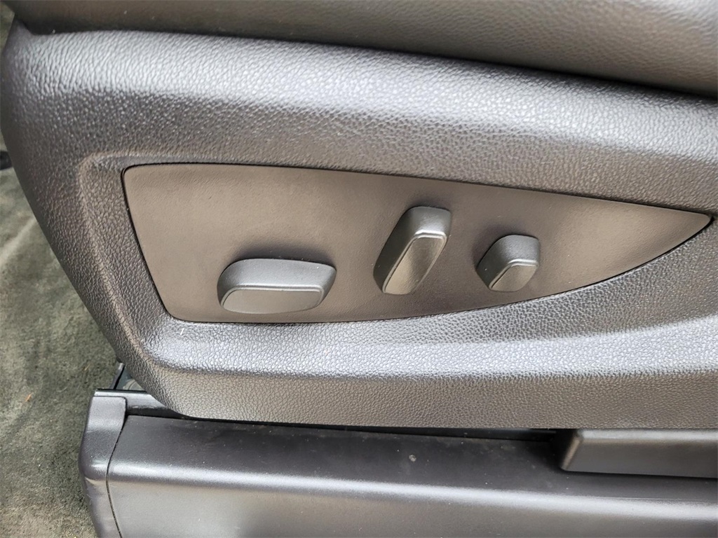 used 2015 Chevrolet Suburban car, priced at $11,950