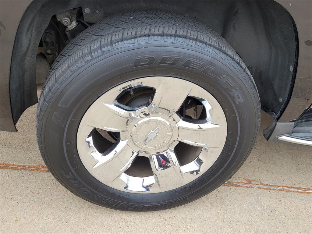 used 2015 Chevrolet Suburban car, priced at $11,950