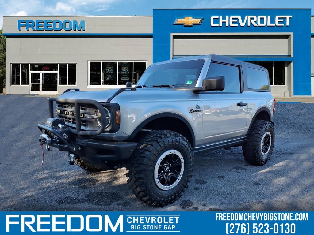 2023 Ford Bronco 2-Door Black Diamond's photo