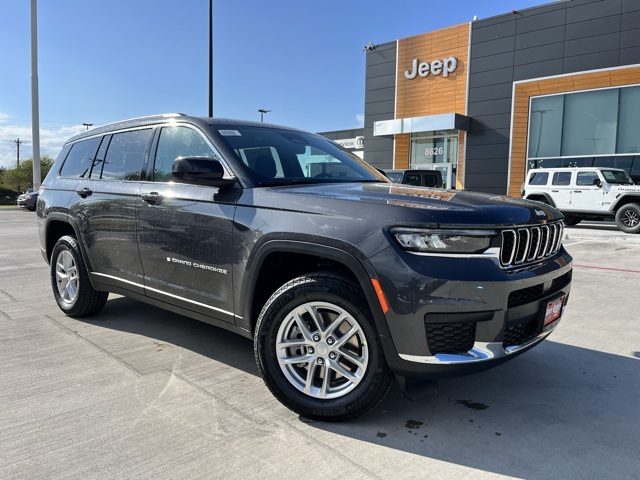 2025 Jeep Grand Cherokee L Laredo's photo