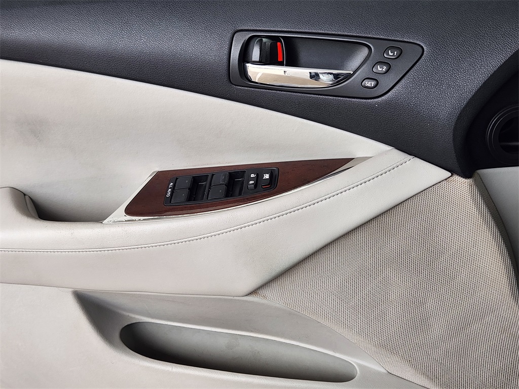 Used 2010 Lexus ES Sedan