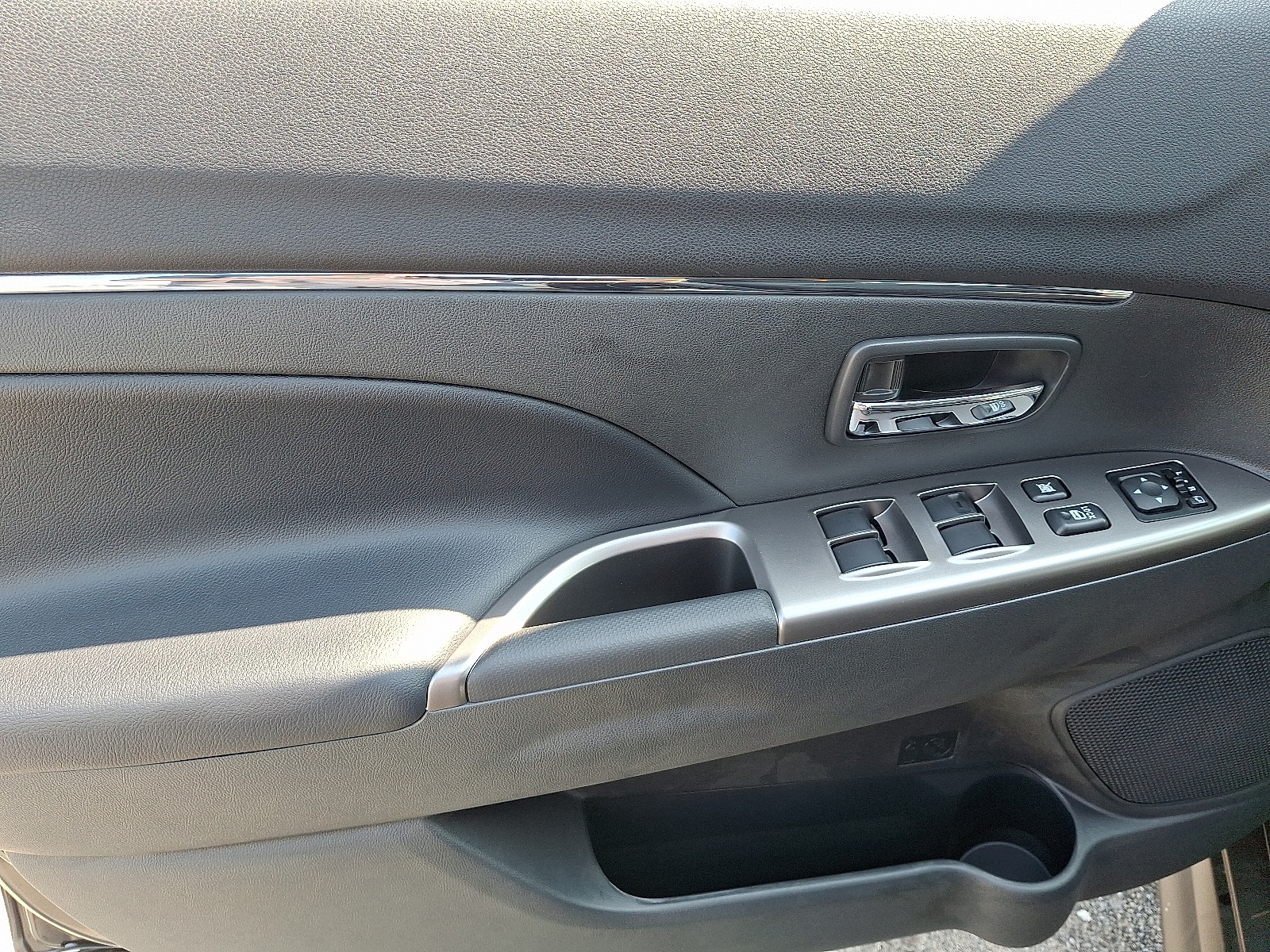 2025 Mitsubishi Outlander Sport SE photo 11