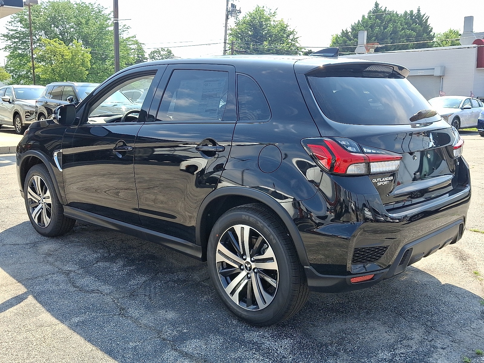 2025 Mitsubishi Outlander Sport SE photo 4