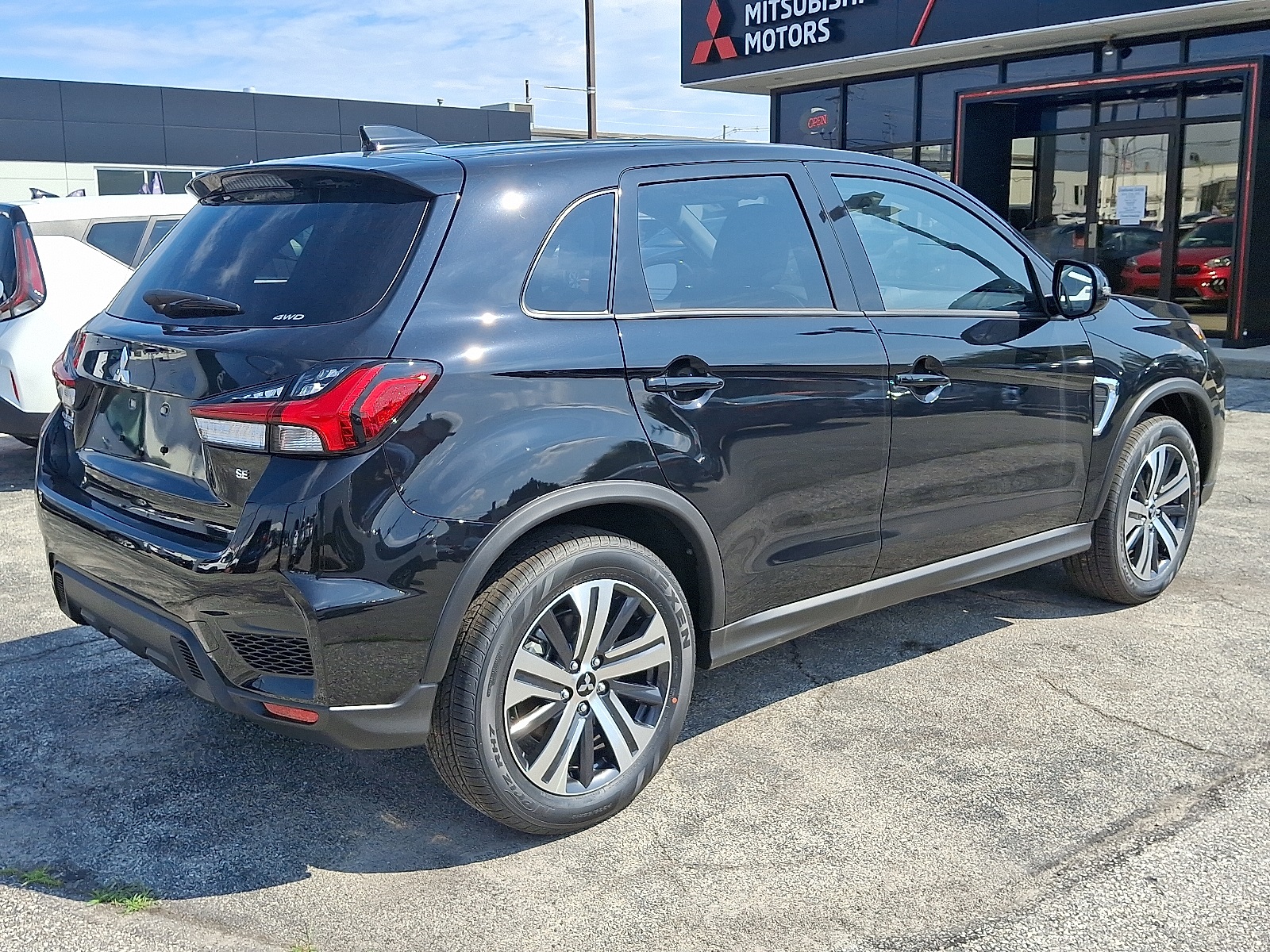 2025 Mitsubishi Outlander Sport SE photo 6