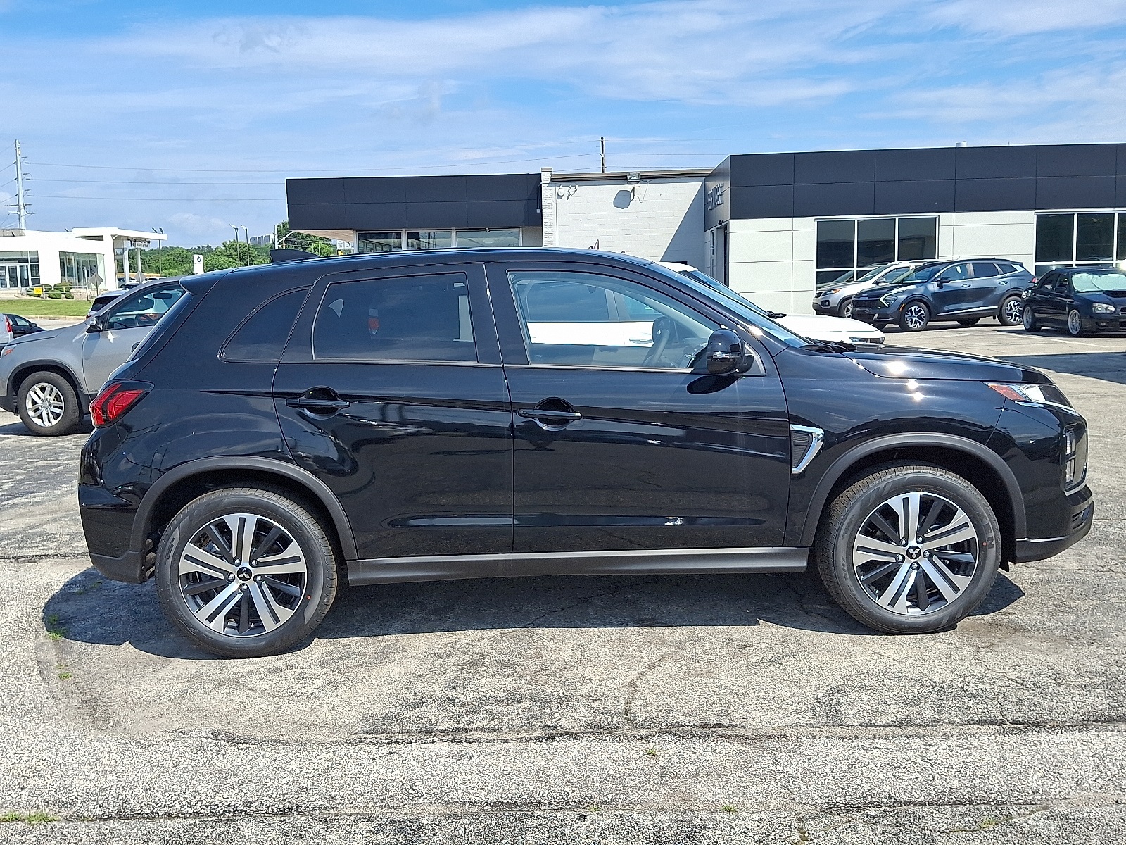 2025 Mitsubishi Outlander Sport SE photo 7