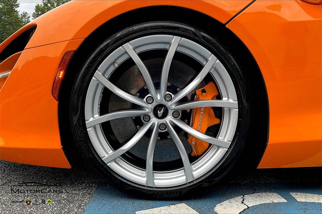 2024 McLaren Artura RWD Coupe
