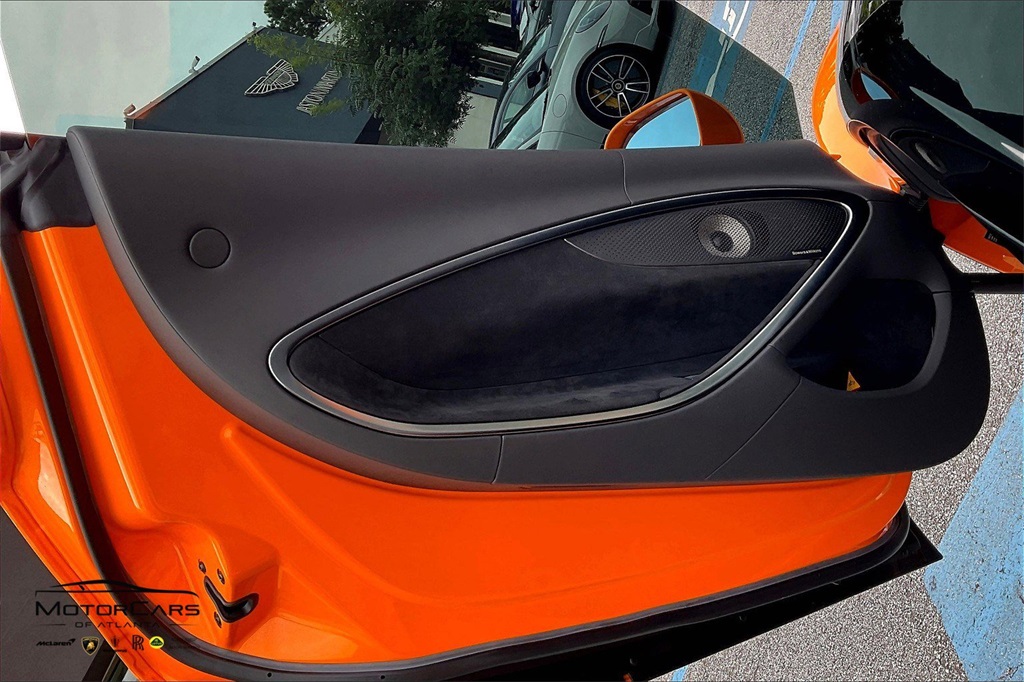 2024 McLaren Artura RWD Coupe