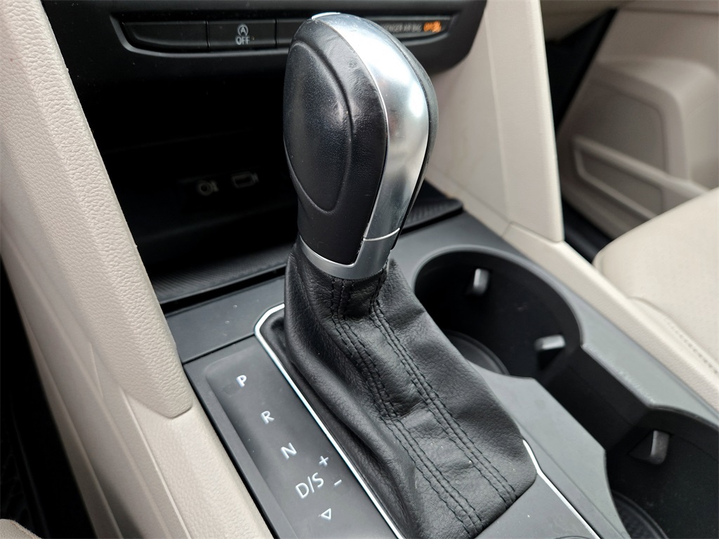 2019 Volkswagen Atlas V6 SE Technology R-Line photo 21
