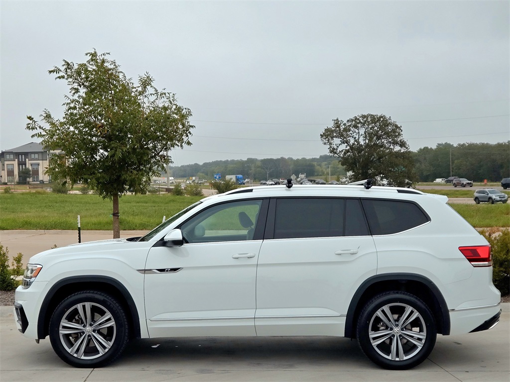 2019 Volkswagen Atlas V6 SE Technology R-Line photo 3
