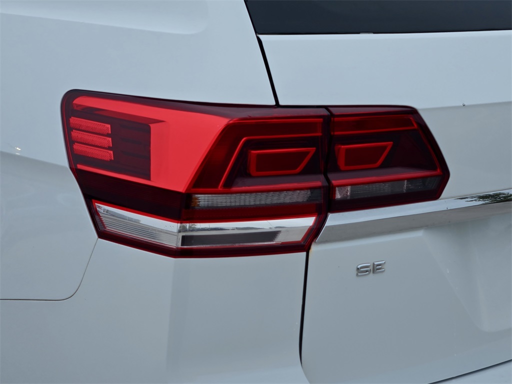 2019 Volkswagen Atlas V6 SE Technology R-Line photo 5