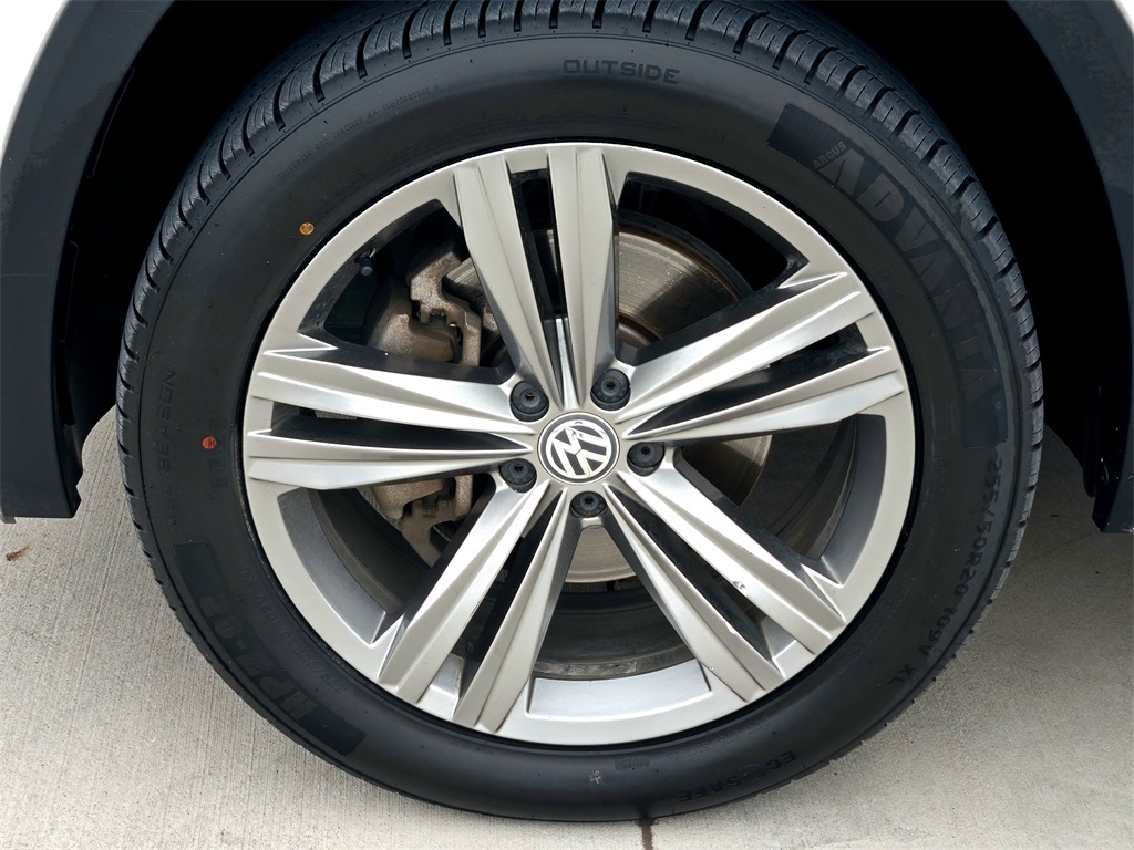 2019 Volkswagen Atlas V6 SE Technology R-Line photo 8