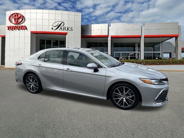 2023 Toyota Camry XLE's photo