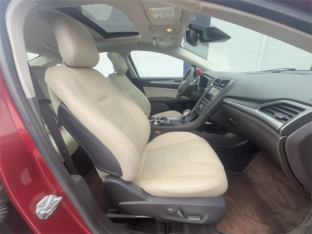 2014 Ford Fusion Hybrid Titanium photo 25
