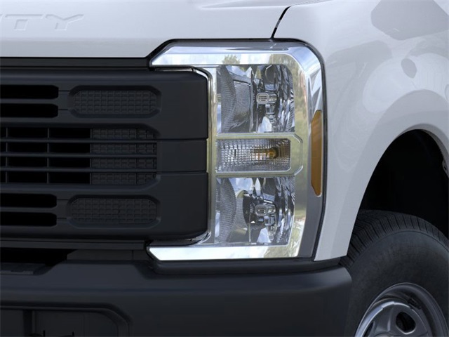2025 Oxford White Ford Super Duty F-250 SRW 4X4 Truck