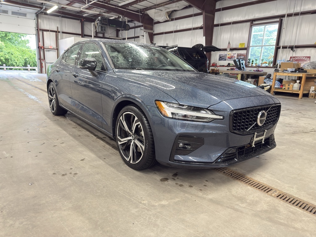 2024 Volvo S60 B5 Core photo 7