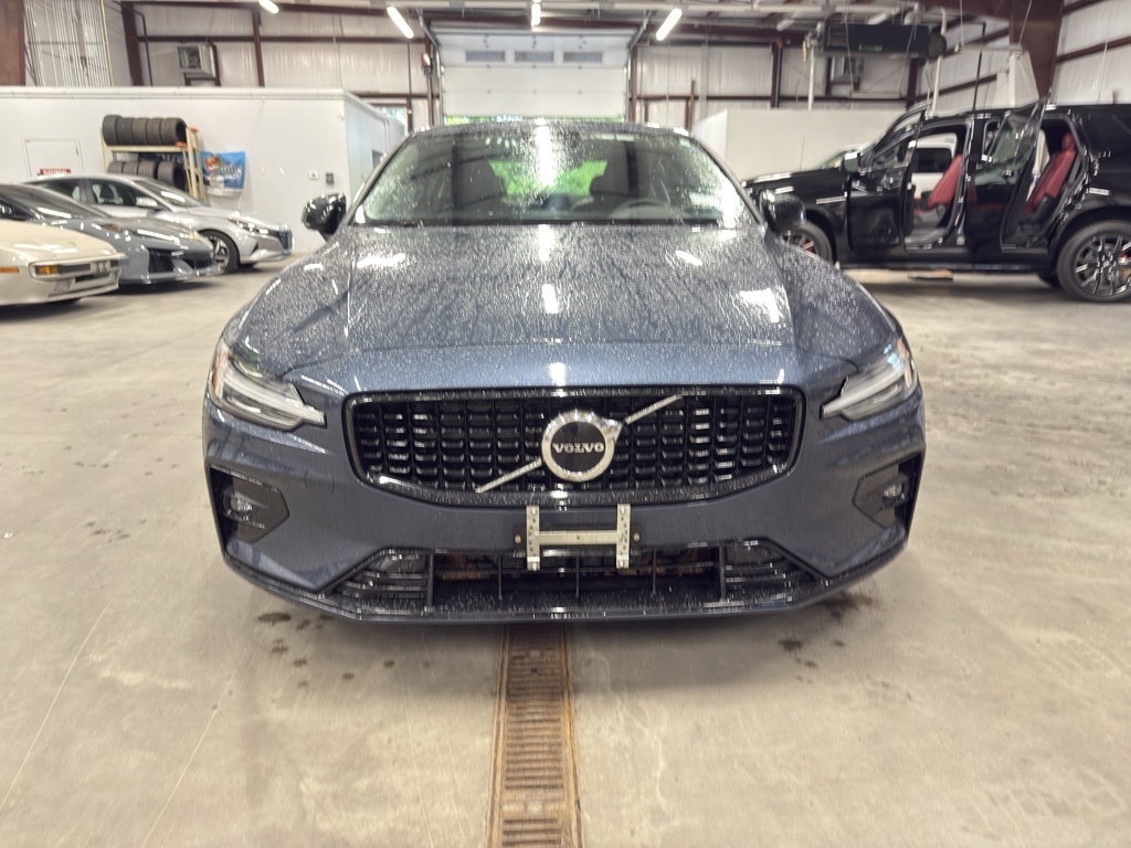 2024 Volvo S60 B5 Core photo 8