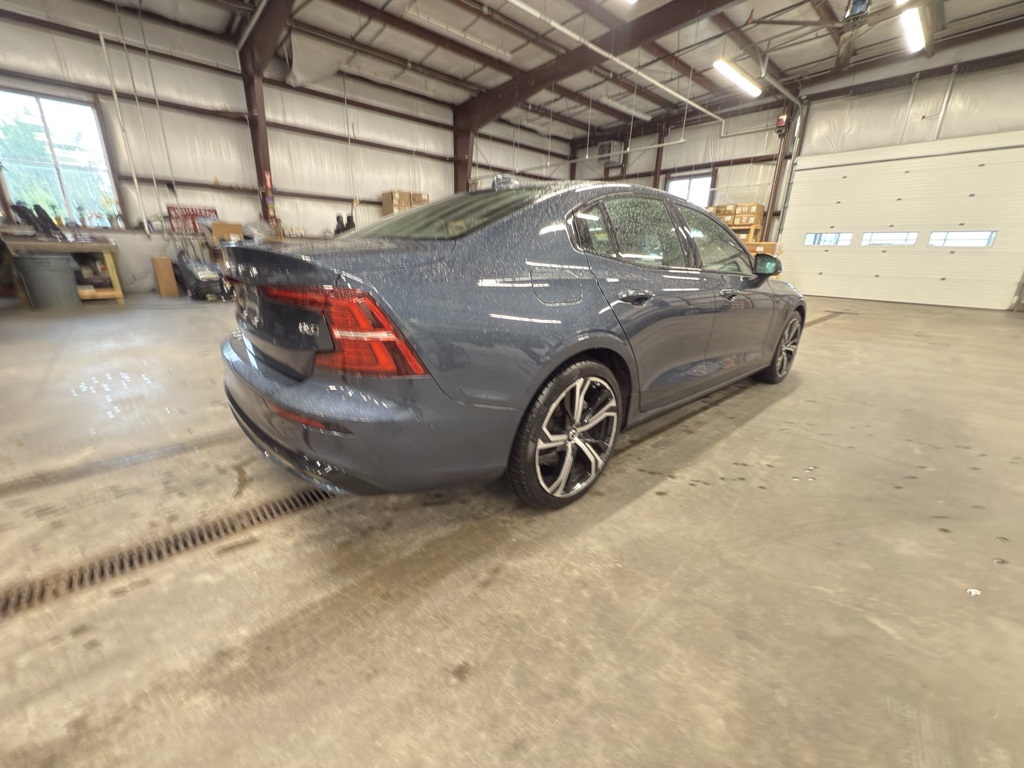 2024 Volvo S60 B5 Core photo 10