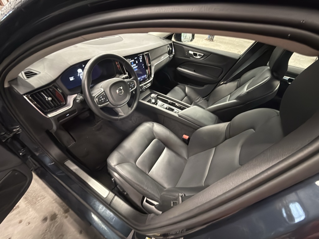 2024 Volvo S60 B5 Core photo 3