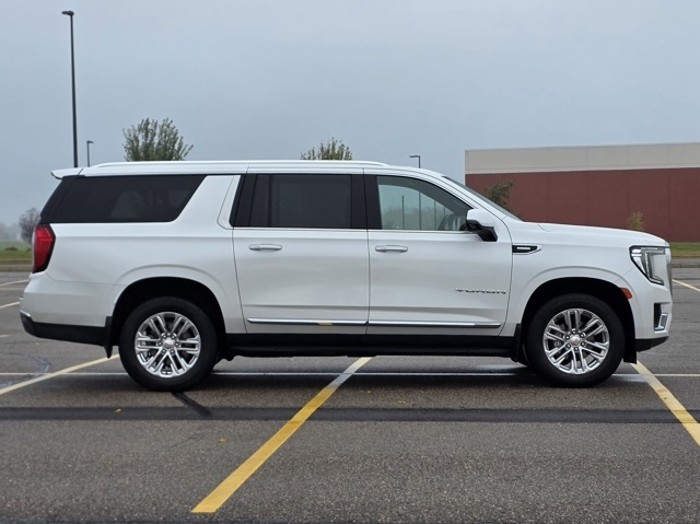 2022 GMC Yukon XL 4WD SLT